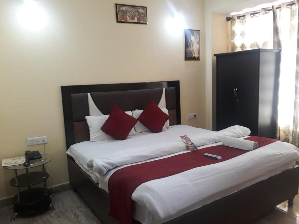 Hotel Om Palace МакЛеод Ганж Екстериор снимка